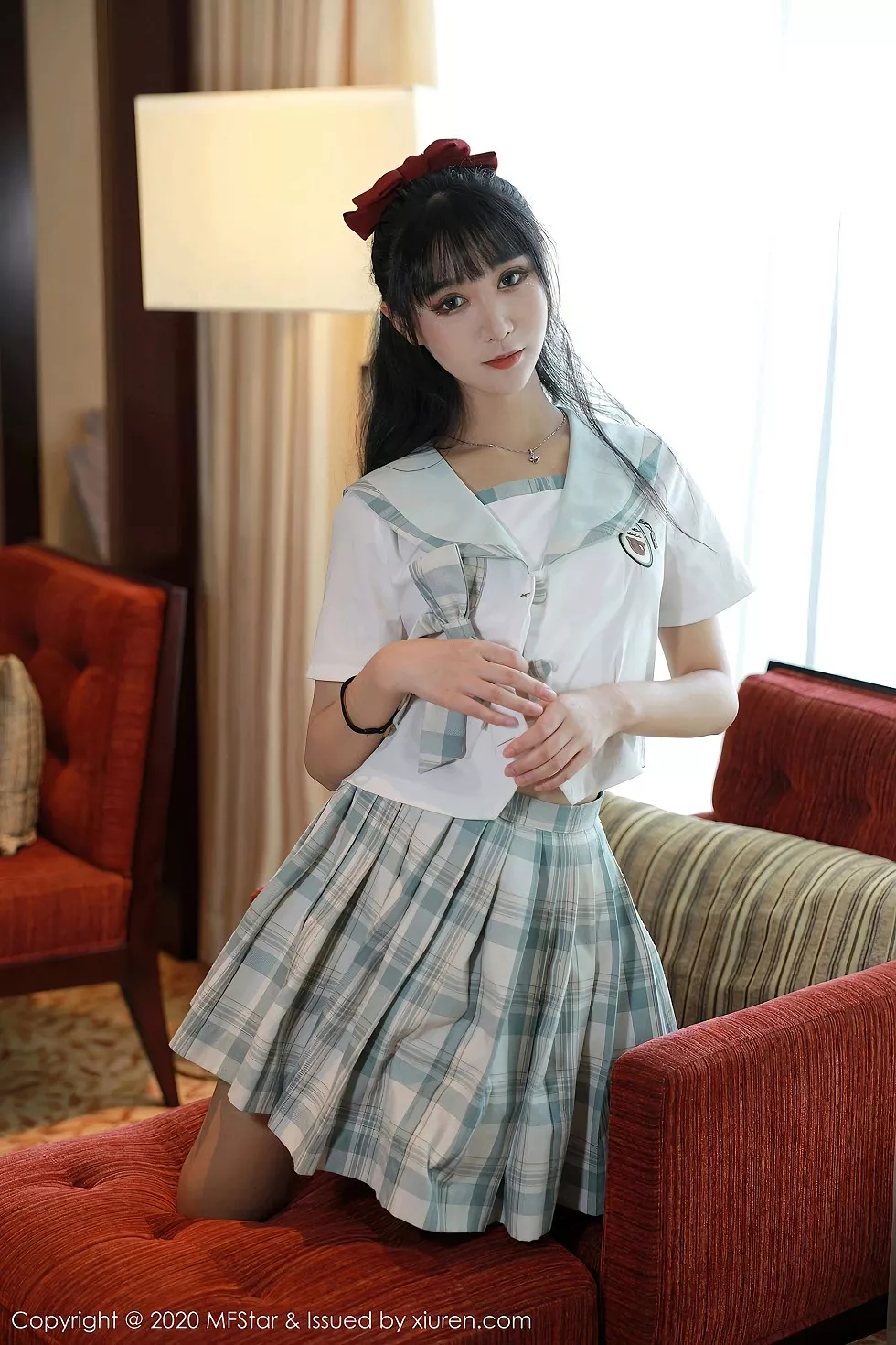 [MFStar模范学院]Vol.386_嫩模小果冻儿JK制服主题撩裙露性感内裤翘臀诱惑写真51P