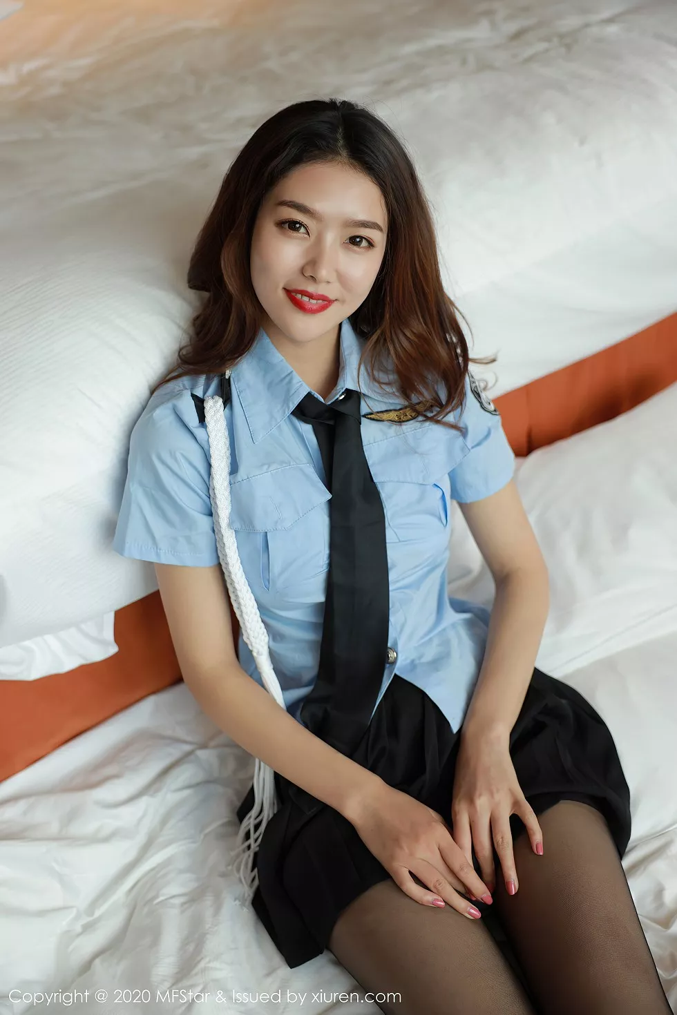 [MFStar模范学院]Vol.388_嫩模方子萱飒爽职业制服配黑丝裤袜秀高挑身材诱惑写真76P