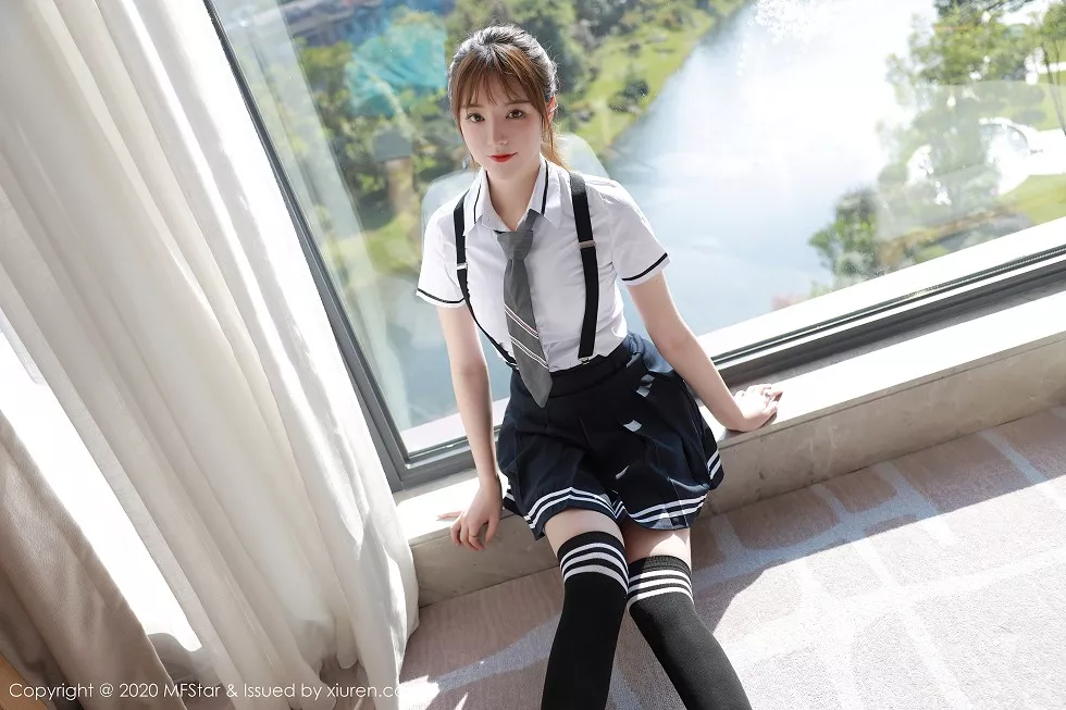 [MFStar模范学院]Vol.390_嫩模yoo优优四川旅拍学院风校服主题半脱露性感内衣写真67P