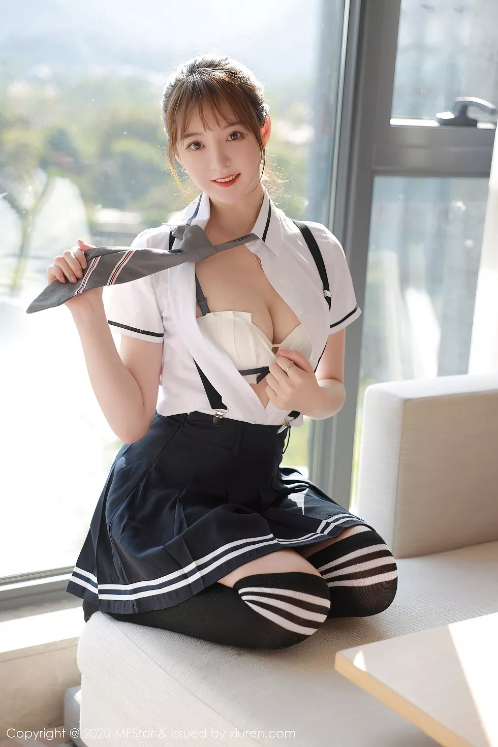 [MFStar模范学院]Vol.390_嫩模yoo优优四川旅拍学院风校服主题半脱露性感内衣写真67P