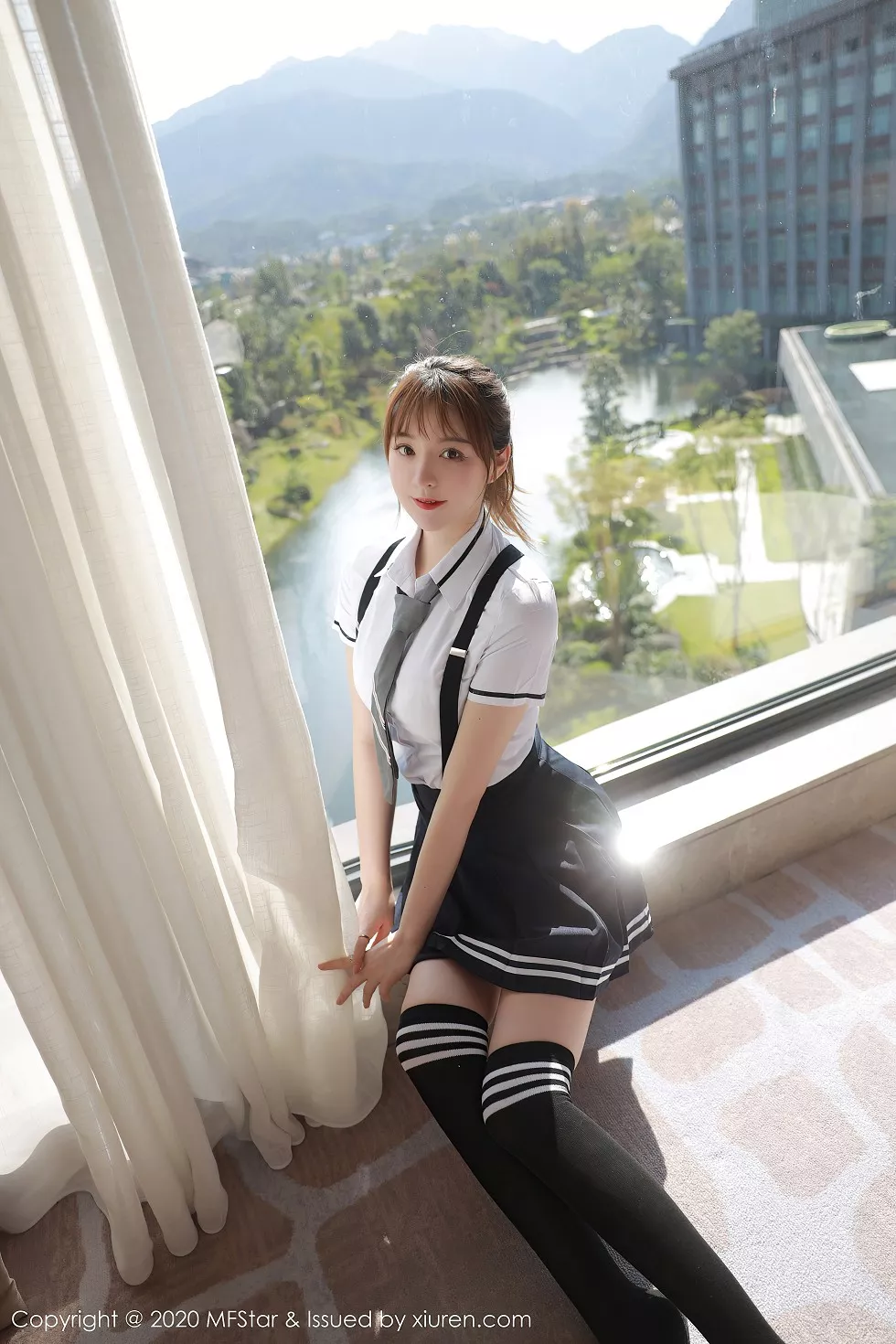 [MFStar模范学院]Vol.390_嫩模yoo优优四川旅拍学院风校服主题半脱露性感内衣写真67P
