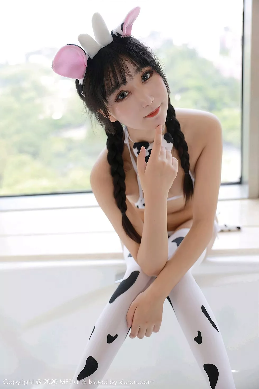 [MFStar模范学院]Vol.382_嫩模小果冻儿jelly牛奶三点式内衣秀完美身材诱惑写真60P