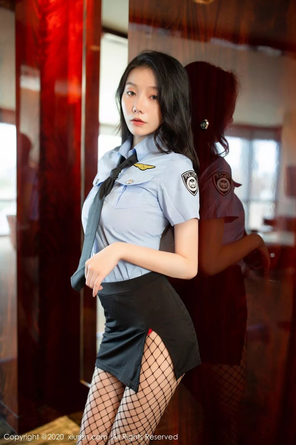 XiuRen第2670期_嫩模安然Maleah警花主题半脱露猩红镂空内衣黑丝网袜极致诱惑写真67P