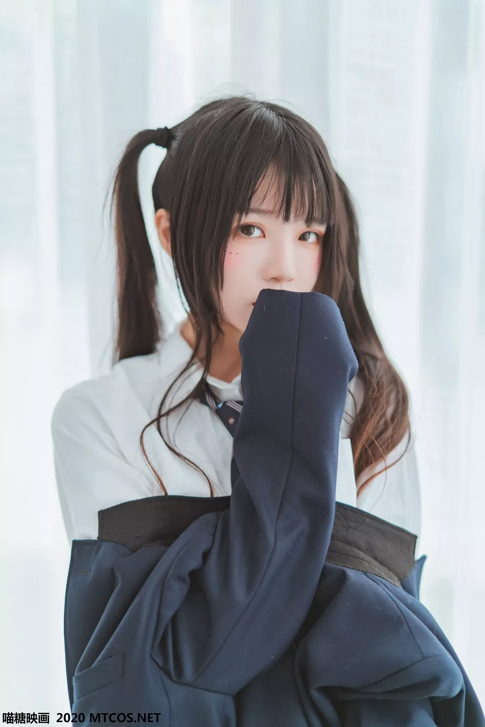 [喵糖映画]JKL.003_春季JK制服少女私房白衬衣配格子裙露黑丝裤袜秀美腿诱惑写真50P