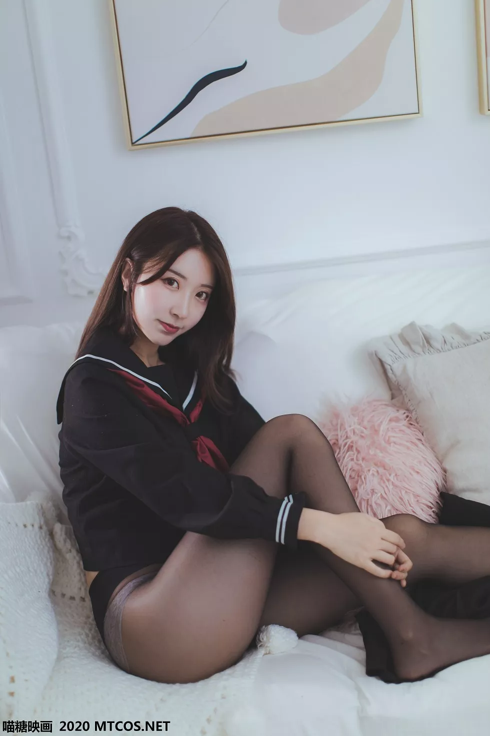 [喵糖映画]JKL.002_黑色JK少女私房超薄黑丝裤袜透视秀白色蕾丝内裤诱惑写真50P