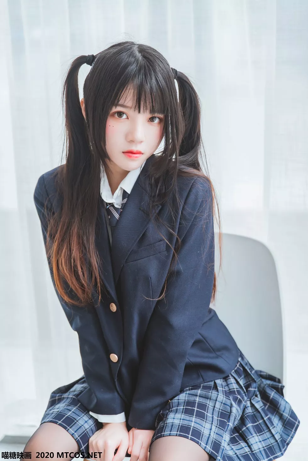 [喵糖映画]JKL.003_春季JK制服少女私房白衬衣配格子裙露黑丝裤袜秀美腿诱惑写真50P