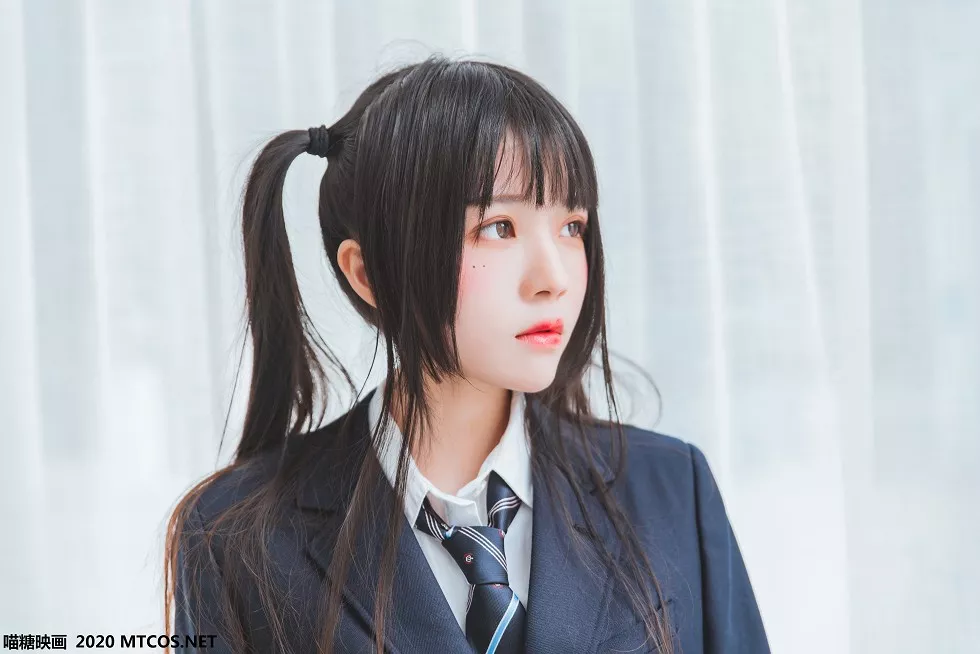 [喵糖映画]JKL.003_春季JK制服少女私房白衬衣配格子裙露黑丝裤袜秀美腿诱惑写真50P