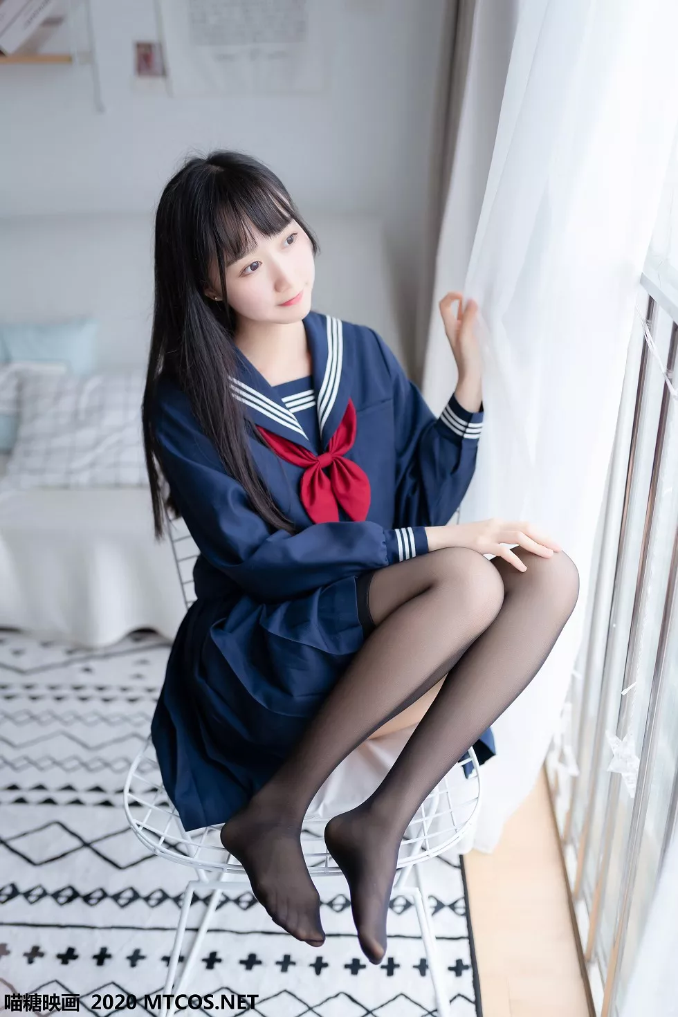 [喵糖映画]JKL.005_水手JK制服学妹私房床上性感短裙配黑丝袜秀美腿迷人写真42P