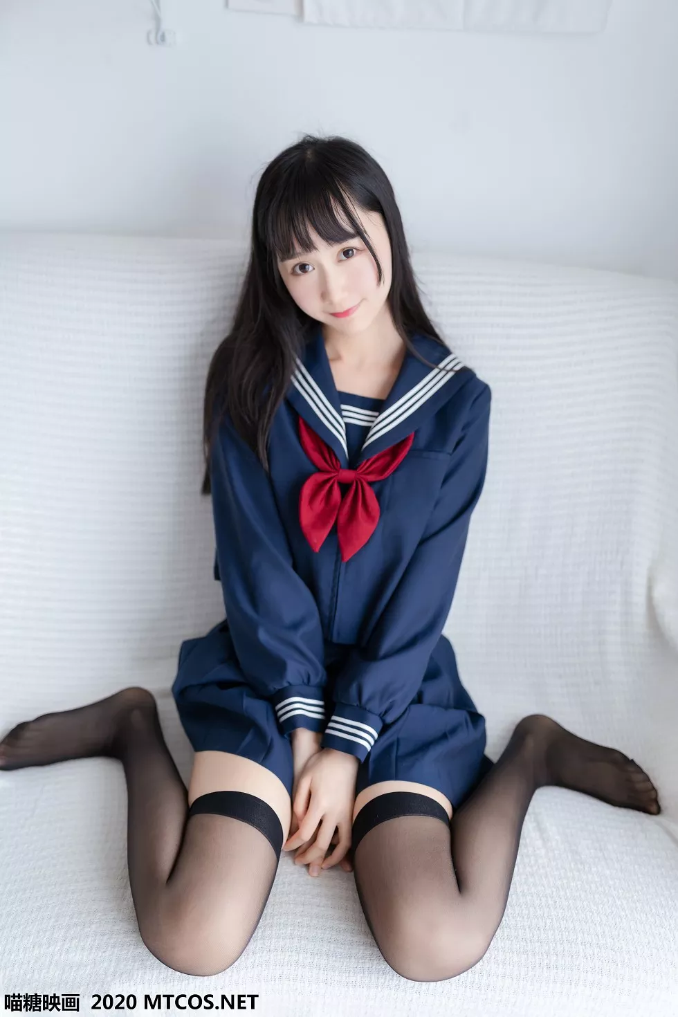 [喵糖映画]JKL.005_水手JK制服学妹私房床上性感短裙配黑丝袜秀美腿迷人写真42P