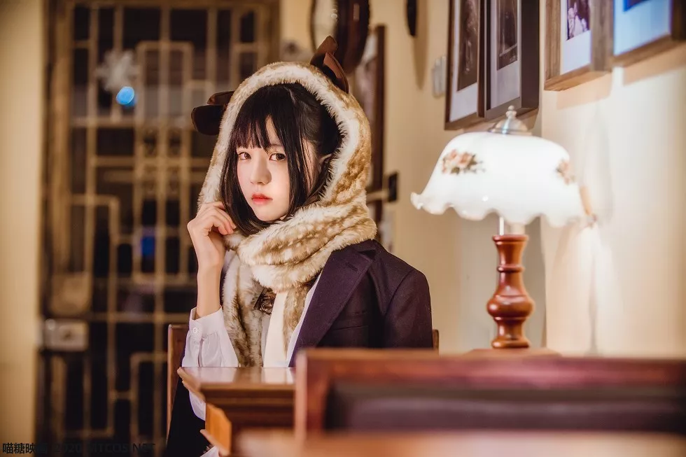[喵糖映画]JKL.004_JK制服学妹居家白色毛衣配格子裙黑丝腿袜秀美腿性感写真40P