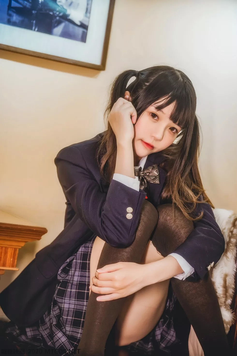 [喵糖映画]JKL.004_JK制服学妹居家白色毛衣配格子裙黑丝腿袜秀美腿性感写真40P