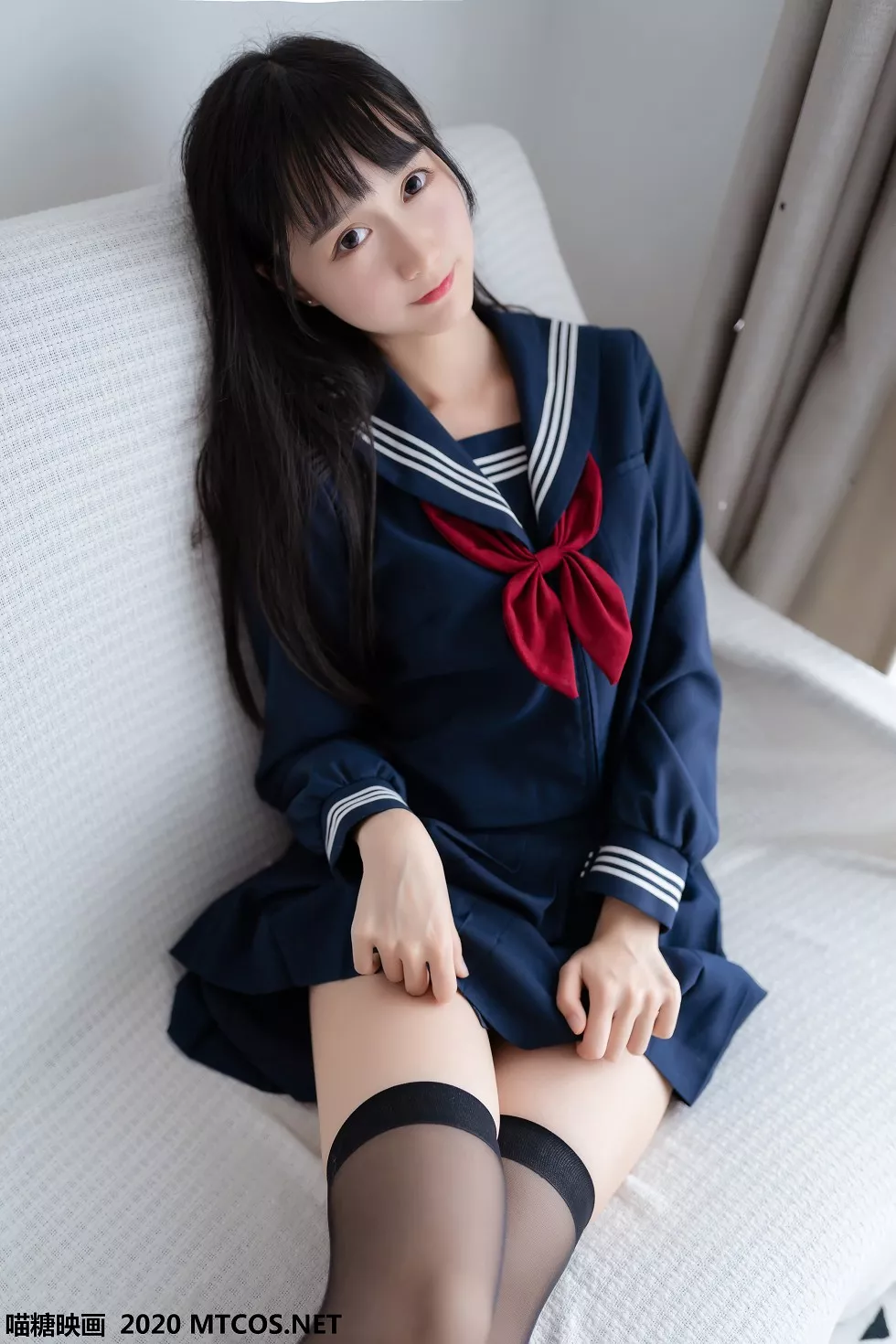 [喵糖映画]JKL.005_水手JK制服学妹私房床上性感短裙配黑丝袜秀美腿迷人写真42P