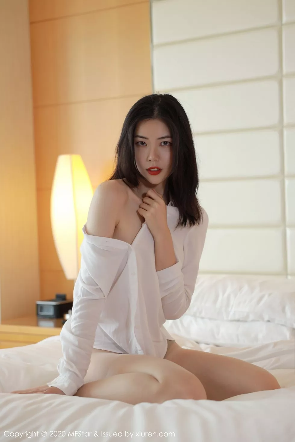 [MFStar模范学院]Vol.406_模特欧阳美萱MX性感白衬衣配无内肉丝裤袜秀翘臀诱惑写真58P