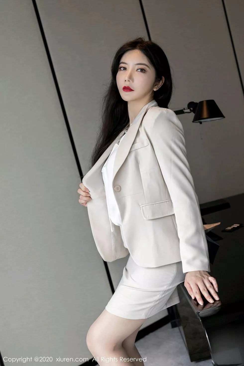 XiuRen第2736期_女神心妍小公主私房床上紫色蕾丝内衣秀惹火身材撩人诱惑写真37P