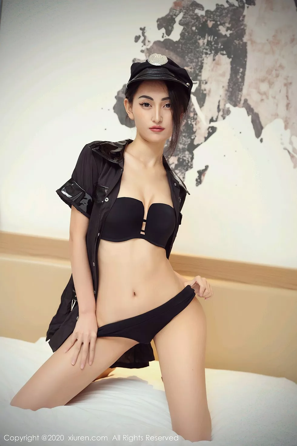 XiuRen第2783期_嫩模陈舒羽情趣警花制服主题性感黑色内衣半脱露豪乳诱惑写真30P