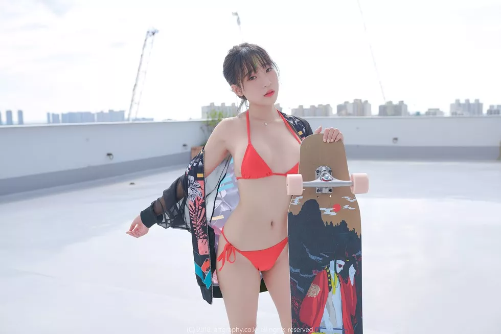 韩国嫩模姜仁卿性感红色比基尼+私房真空露背毛衣秀完美身材诱惑写真49P