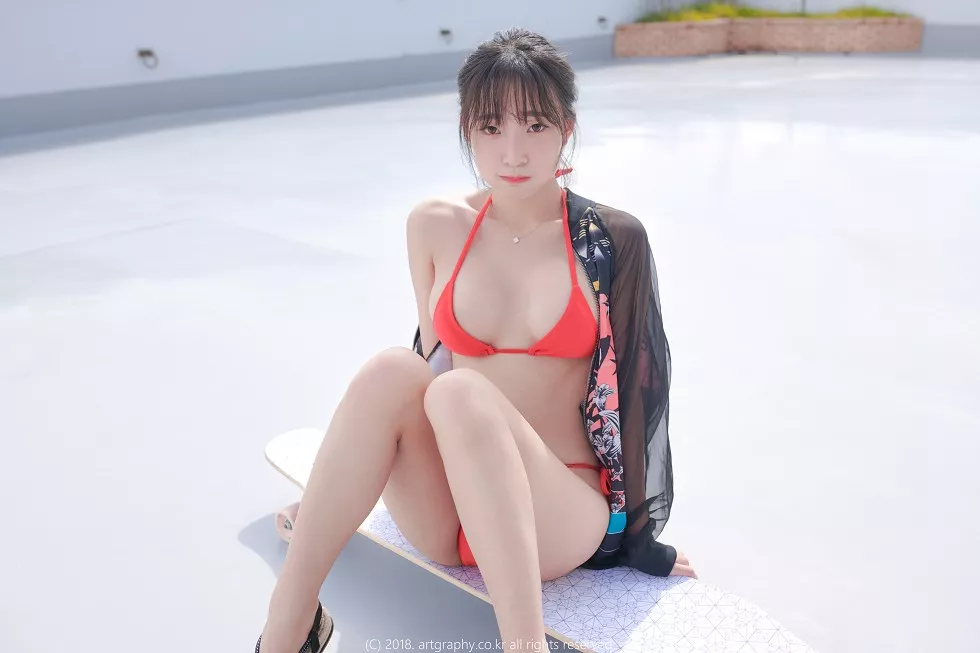 韩国嫩模姜仁卿性感红色比基尼+私房真空露背毛衣秀完美身材诱惑写真49P