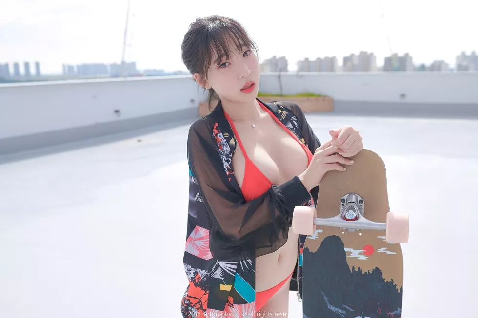 韩国嫩模姜仁卿性感红色比基尼+私房真空露背毛衣秀完美身材诱惑写真49P