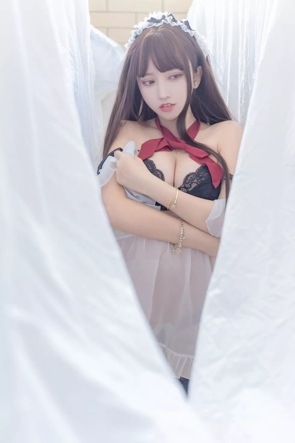 网红美女过期米线线喵薄纱女仆装配黑色蕾丝吊袜秀完美身材诱惑写真49P