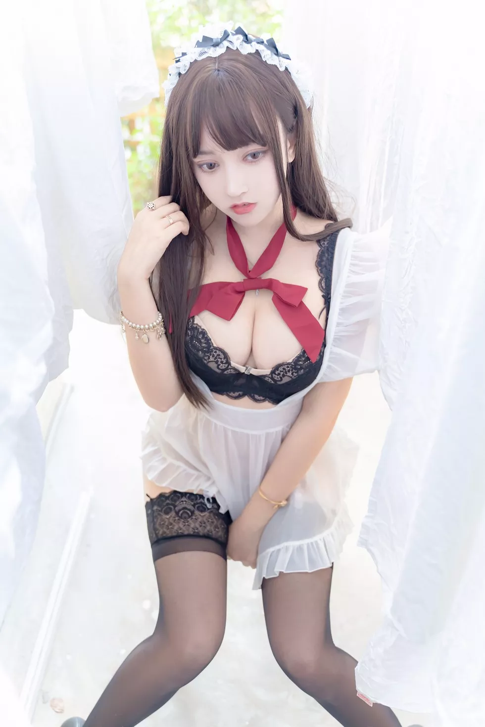 网红美女过期米线线喵薄纱女仆装配黑色蕾丝吊袜秀完美身材诱惑写真49P
