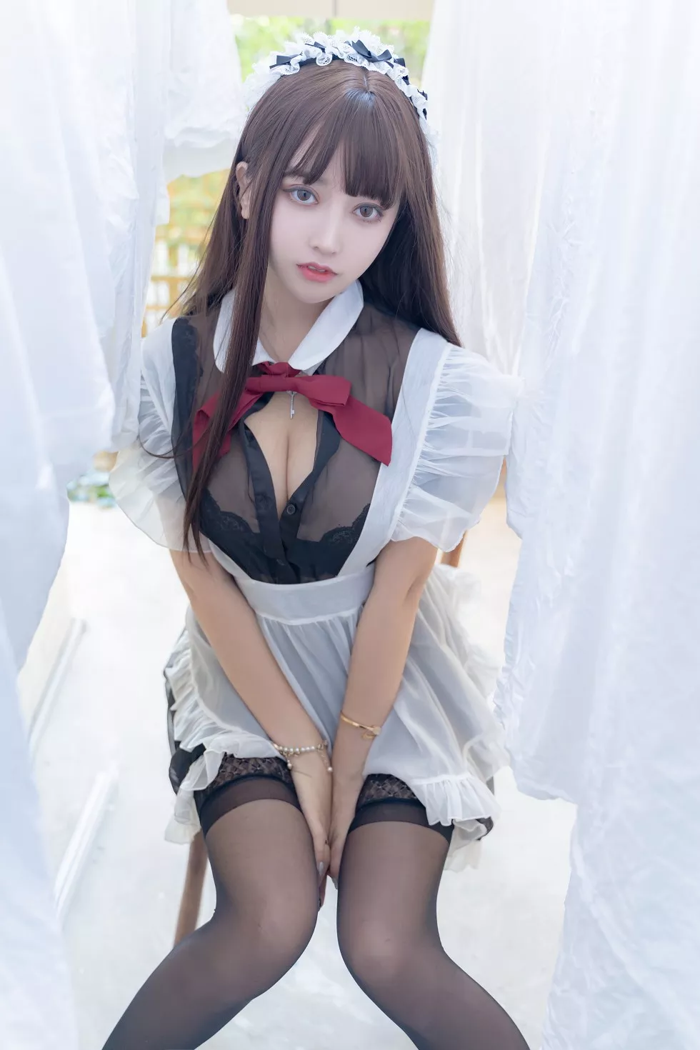 网红美女过期米线线喵薄纱女仆装配黑色蕾丝吊袜秀完美身材诱惑写真49P