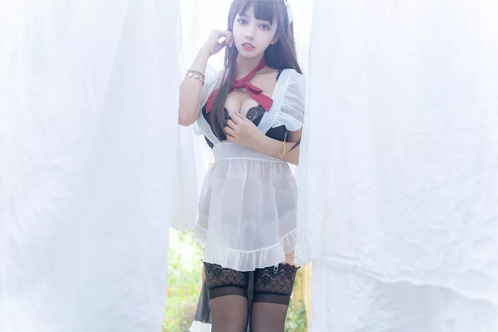 网红美女过期米线线喵薄纱女仆装配黑色蕾丝吊袜秀完美身材诱惑写真49P