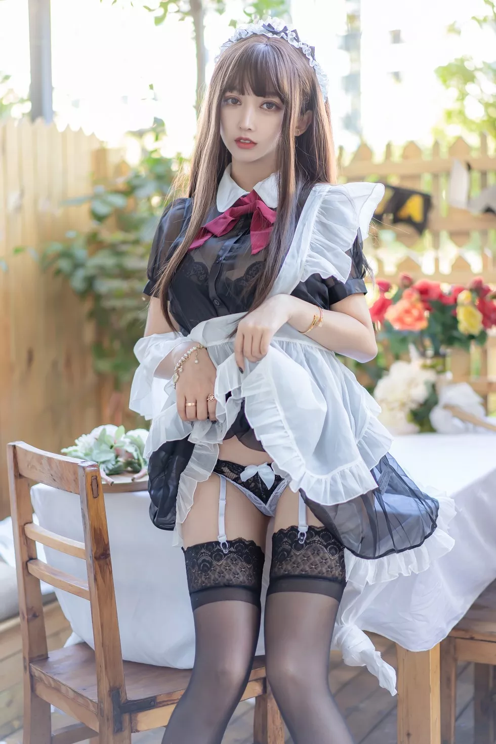 网红美女过期米线线喵薄纱女仆装配黑色蕾丝吊袜秀完美身材诱惑写真49P