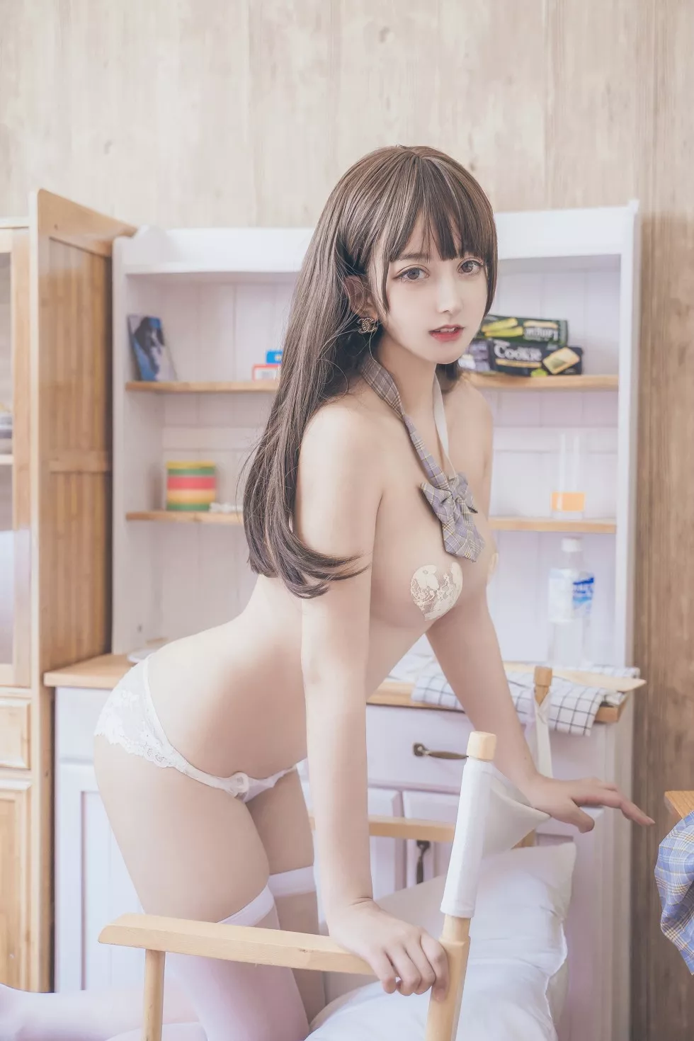 斗鱼主播过期米线线喵教室里大尺度半脱露美乳遮点撩人诱惑写真30P