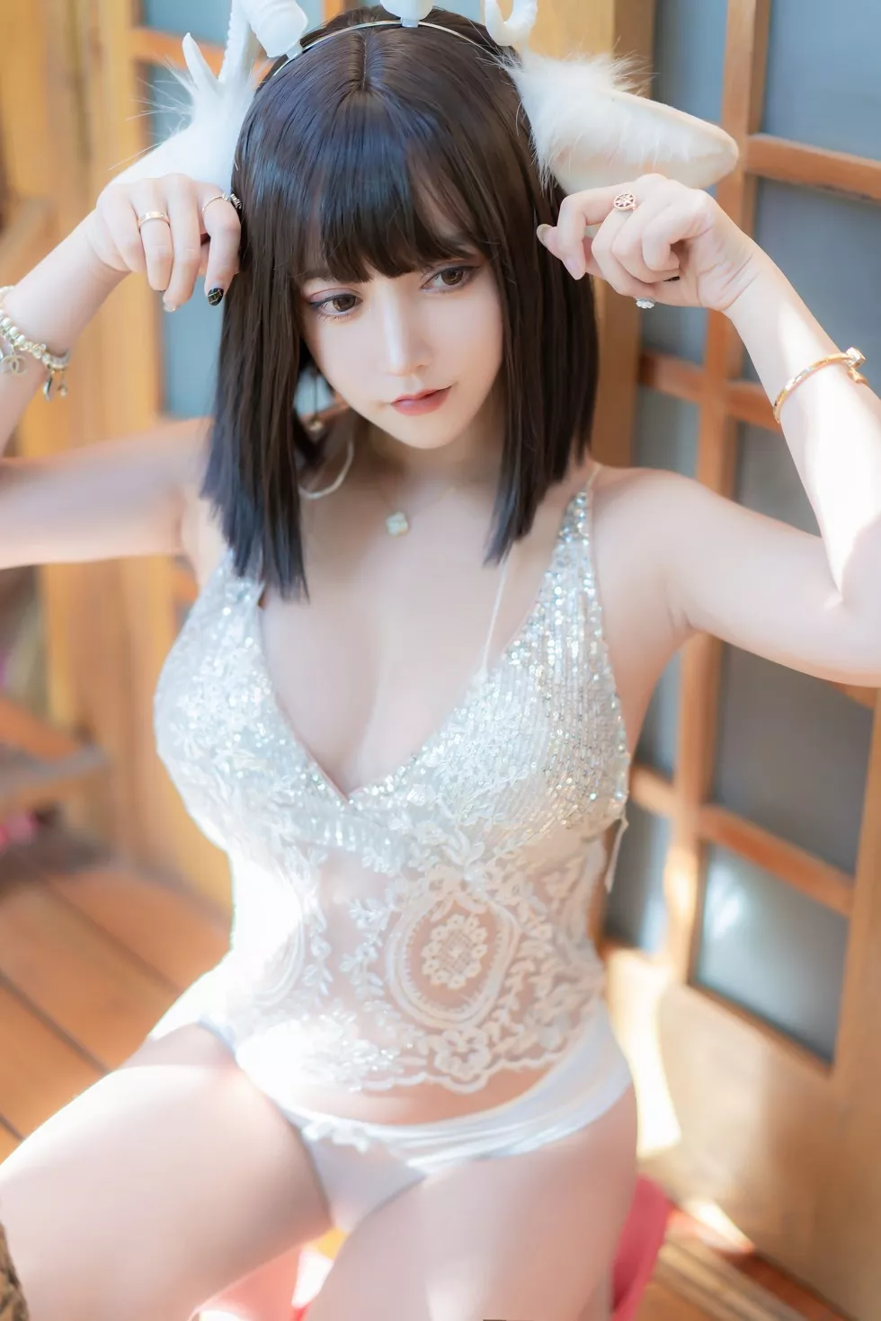 斗鱼主播过期米线线喵小羊装扮性感内衣秀完美身材露豪乳惹火诱惑写真66P