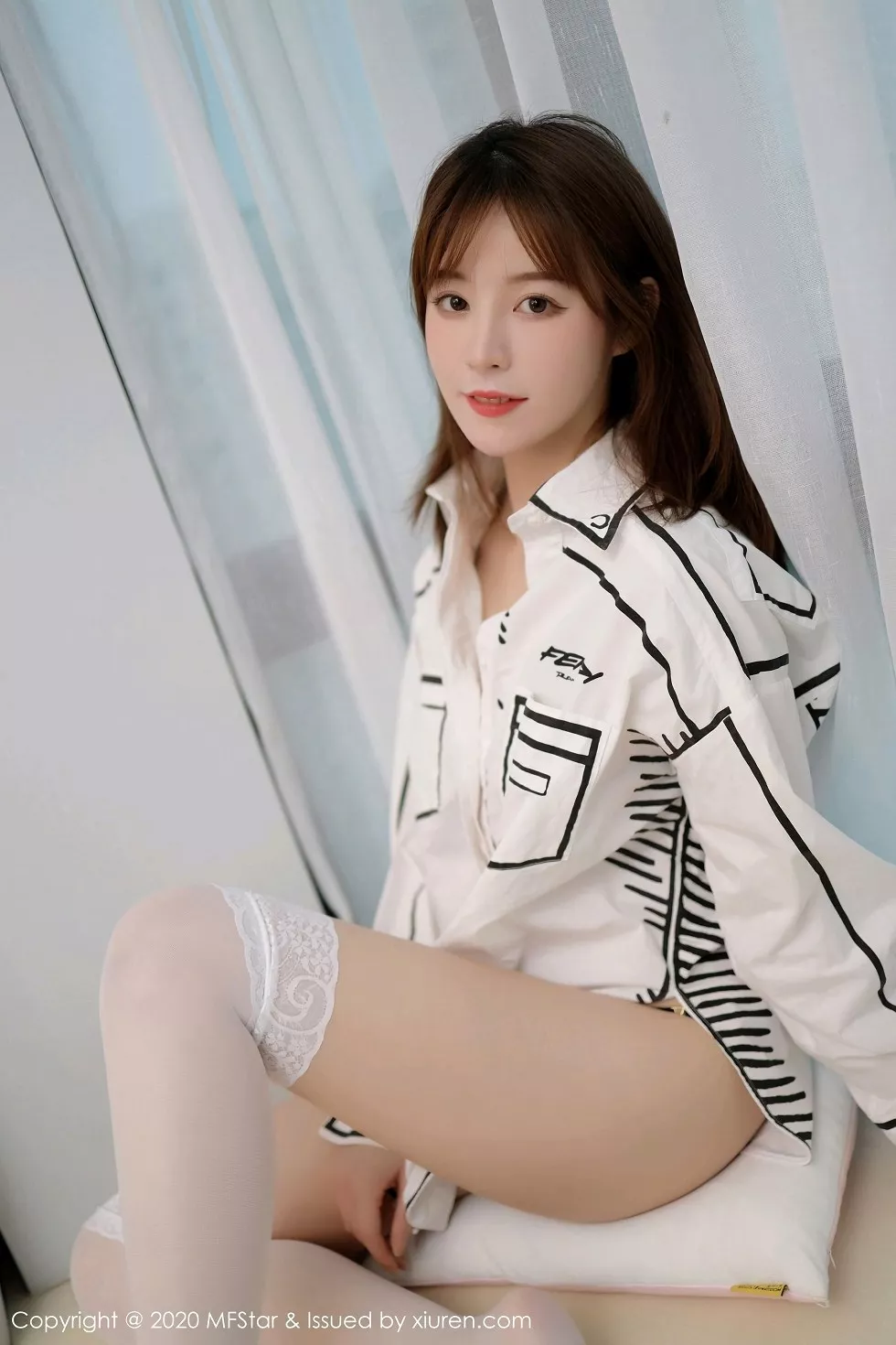 [MFStar模范学院]Vol.427_嫩模Yoo优优性感衬衫露黑色内衣配黑白蕾丝袜诱惑写真41P