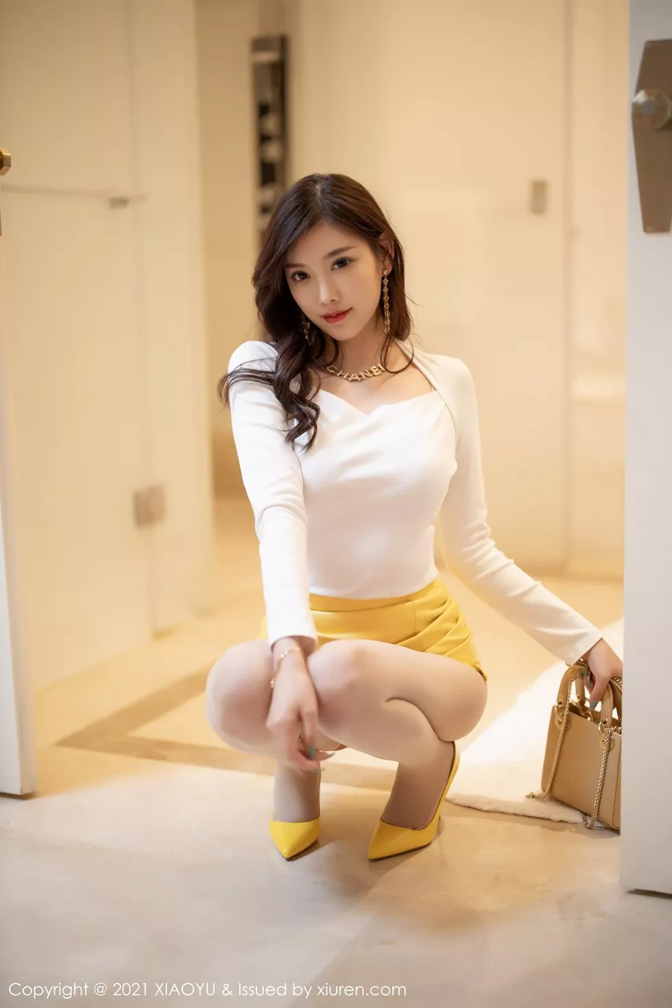 [XiaoYu画语界]Vol.464_女神杨晨晨sugar成都旅拍私房超薄开档肉丝裤袜秀翘臀诱惑写真86P