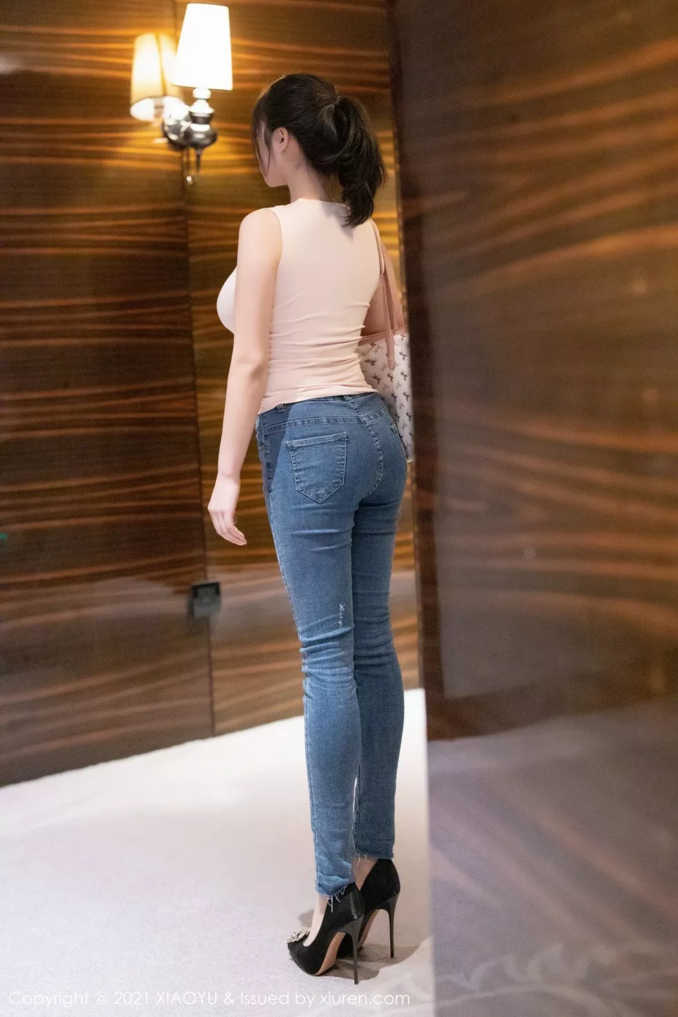 [XiaoYu画语界]Vol.468_嫩模奈沐子私房薄透上衣真空无内激凸朦胧肉丝秀翘臀诱惑写真70P