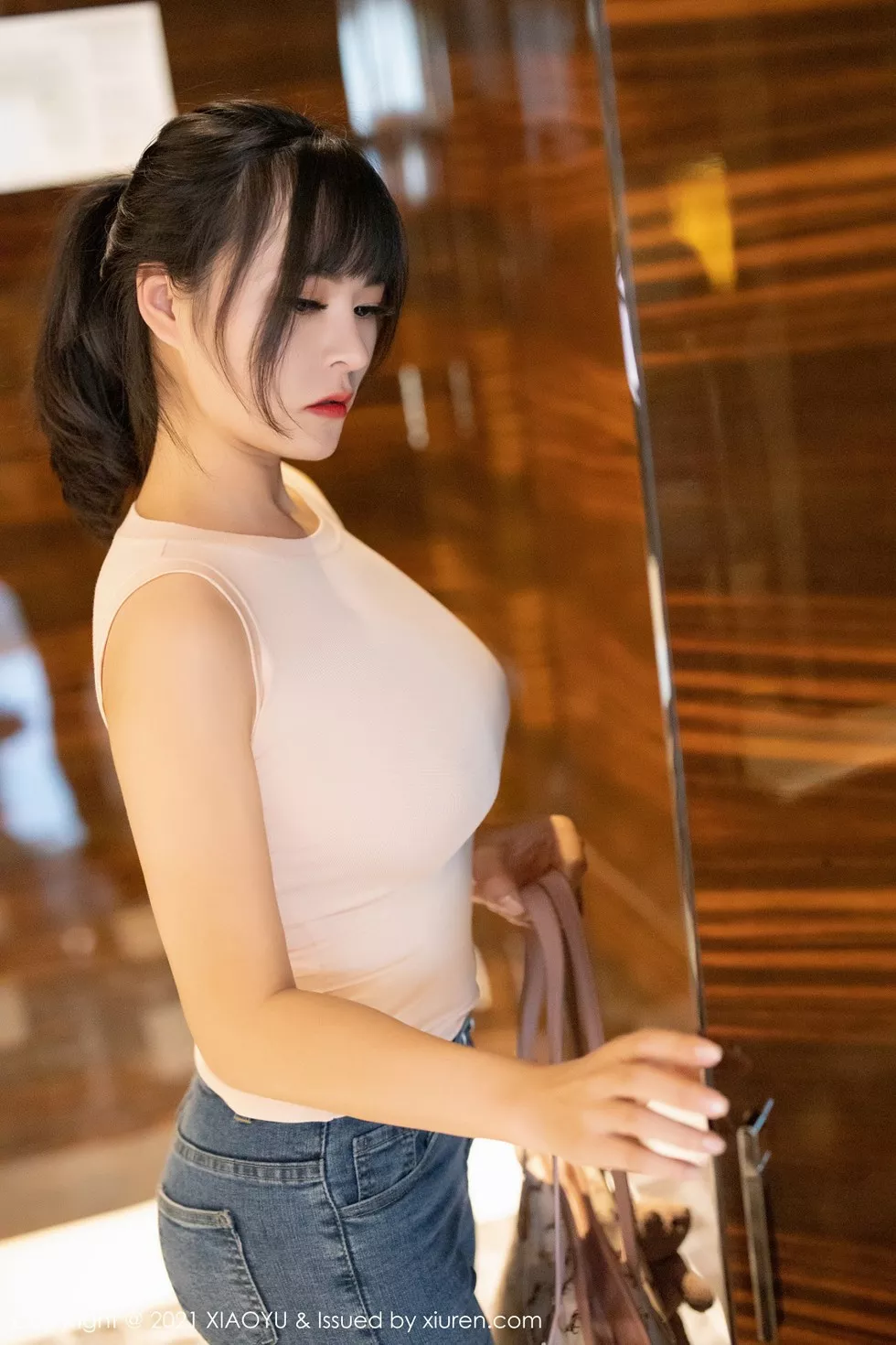 [XiaoYu画语界]Vol.468_嫩模奈沐子私房薄透上衣真空无内激凸朦胧肉丝秀翘臀诱惑写真70P