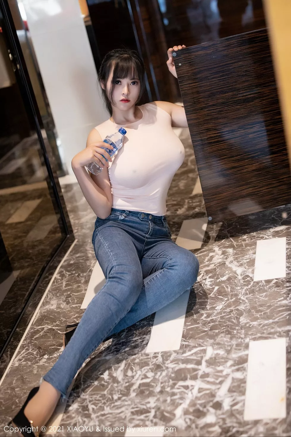 [XiaoYu画语界]Vol.468_嫩模奈沐子私房薄透上衣真空无内激凸朦胧肉丝秀翘臀诱惑写真70P