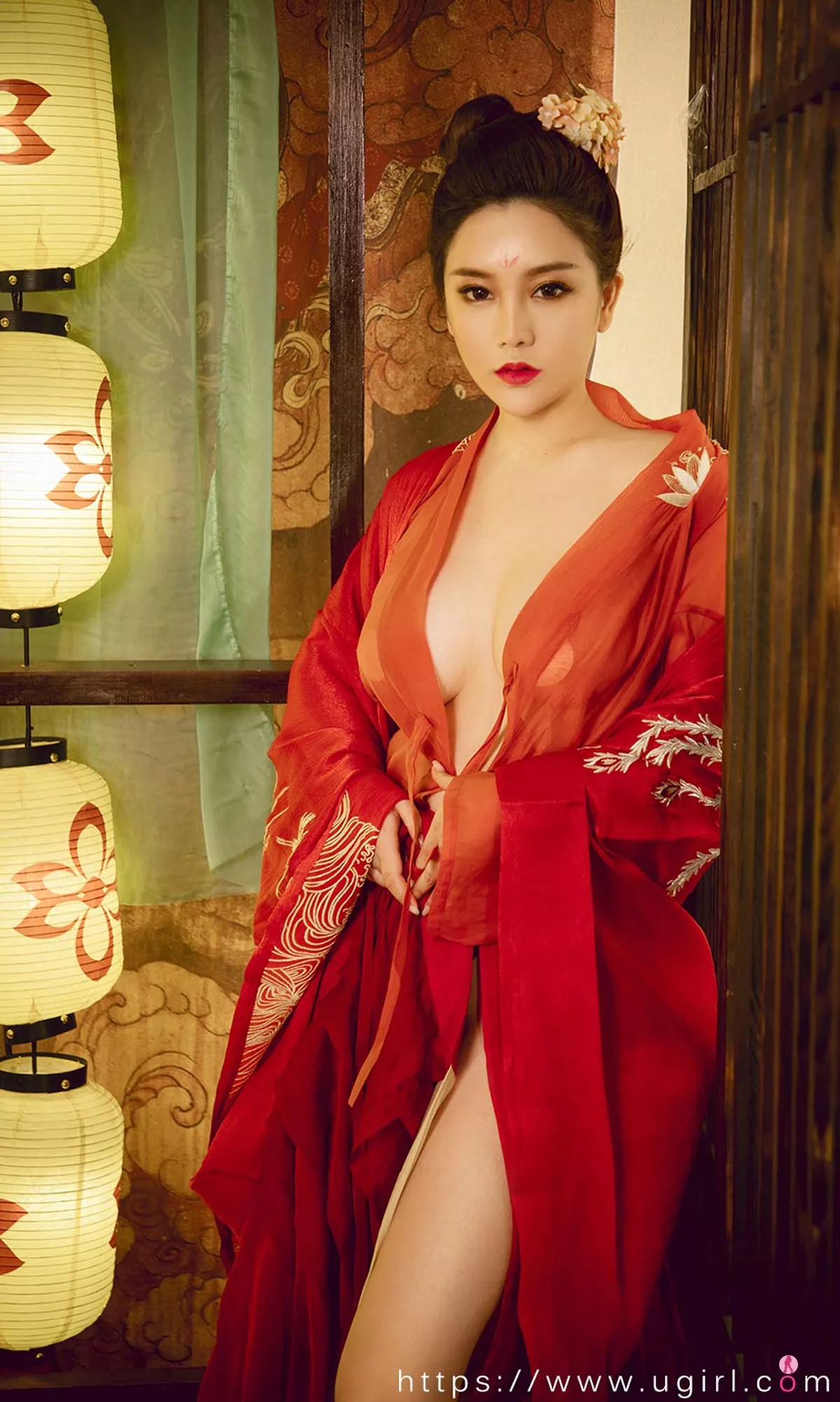 [Ugirls爱尤物]No.2010_嫩模金梓琳私房黑色薄纱服饰+红色霓裳真空透视诱惑写真35P
