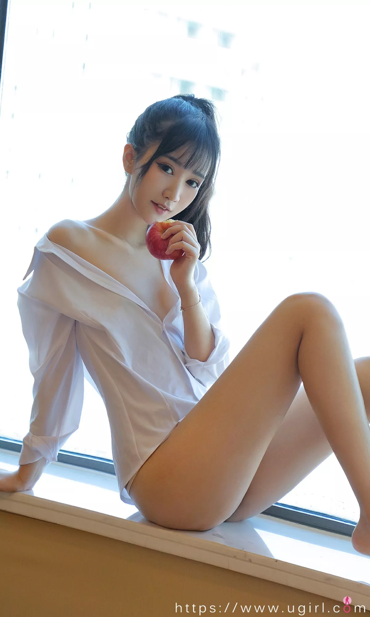 [Ugirls爱尤物]No.2013_嫩模喵酱私房性感白衬衣配白色内裤秀完美身材诱惑写真35P