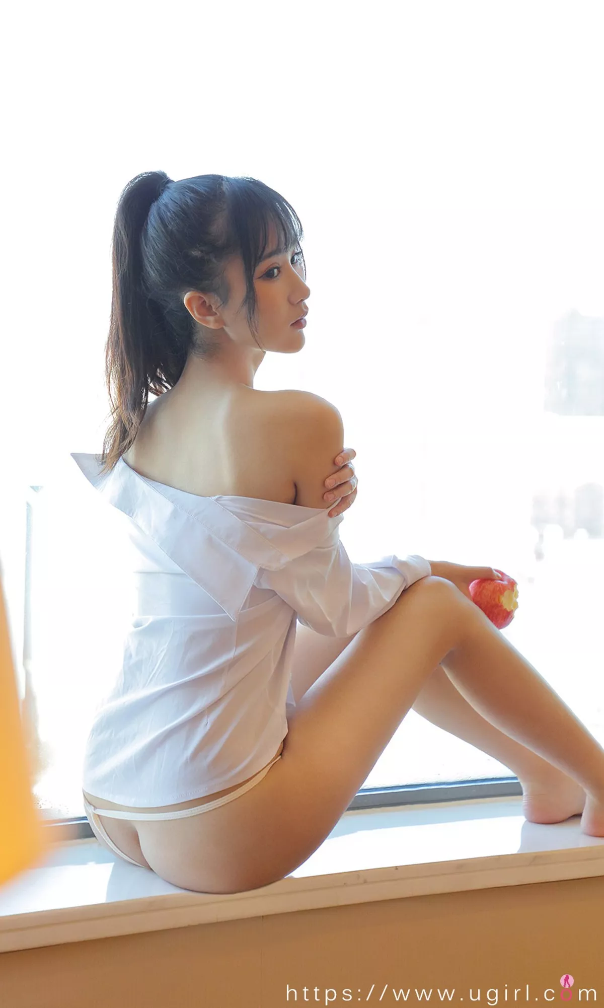 [Ugirls爱尤物]No.2013_嫩模喵酱私房性感白衬衣配白色内裤秀完美身材诱惑写真35P