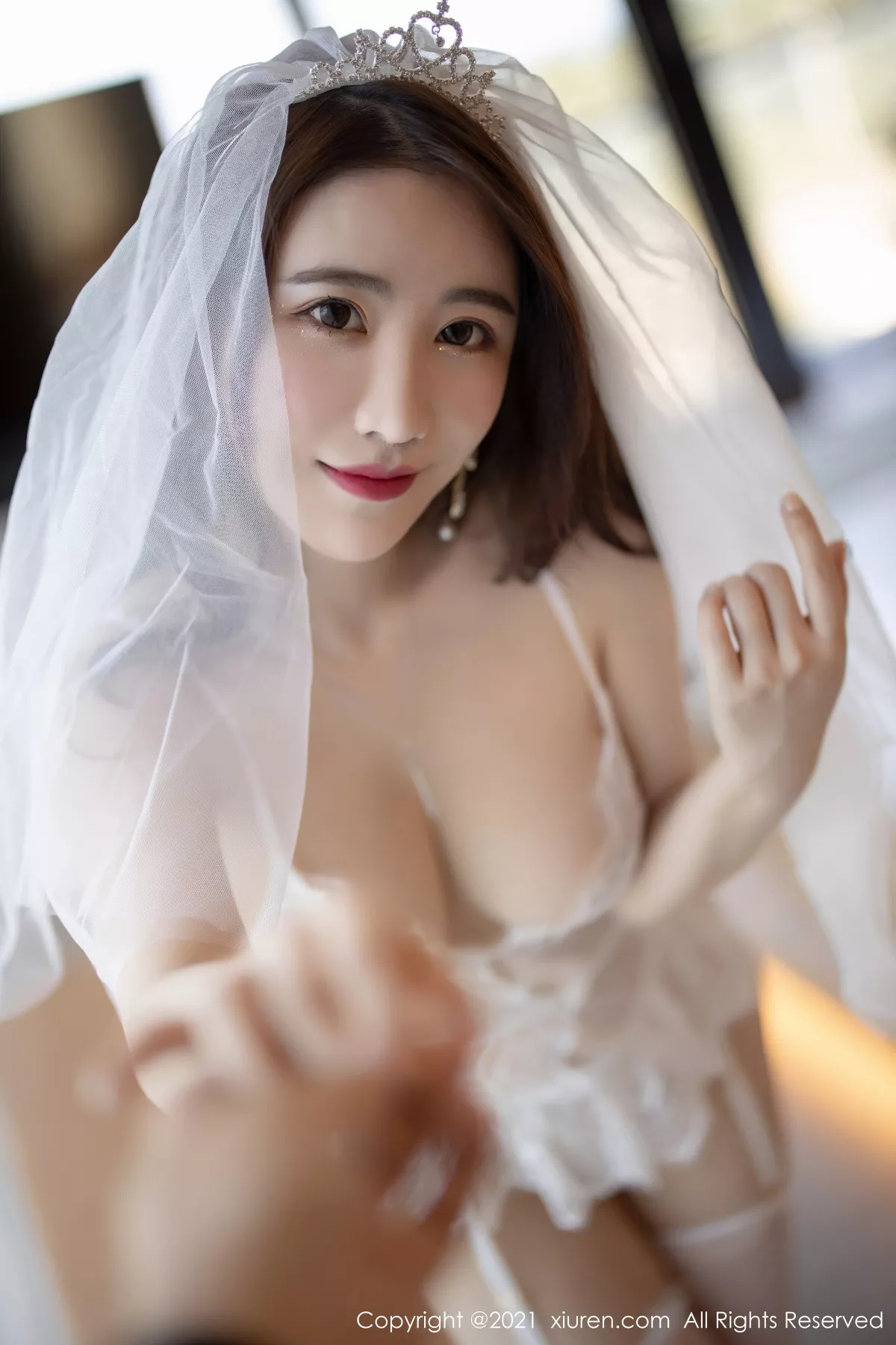 XiuRen第3166期_女神绯月樱-Cherry三亚旅拍轻薄婚纱配吊带蕾丝袜极致诱惑写真76P