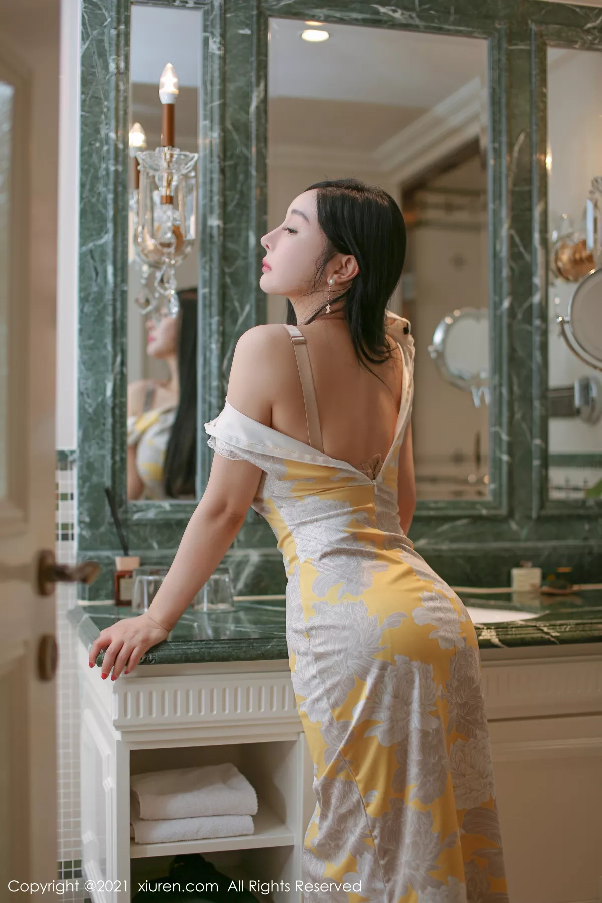 XiuRen第3172期_嫩模允爾私房脱古典旗袍露性感内衣肉丝裤袜秀豪乳翘臀诱惑写真46P