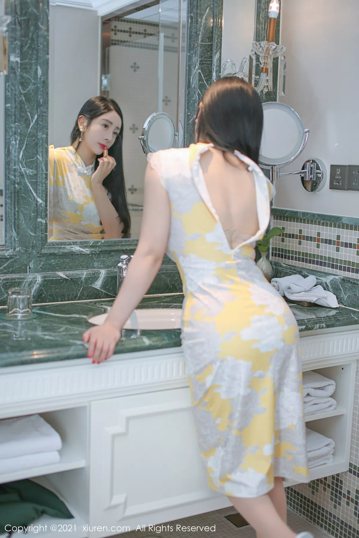 XiuRen第3172期_嫩模允爾私房脱古典旗袍露性感内衣肉丝裤袜秀豪乳翘臀诱惑写真46P