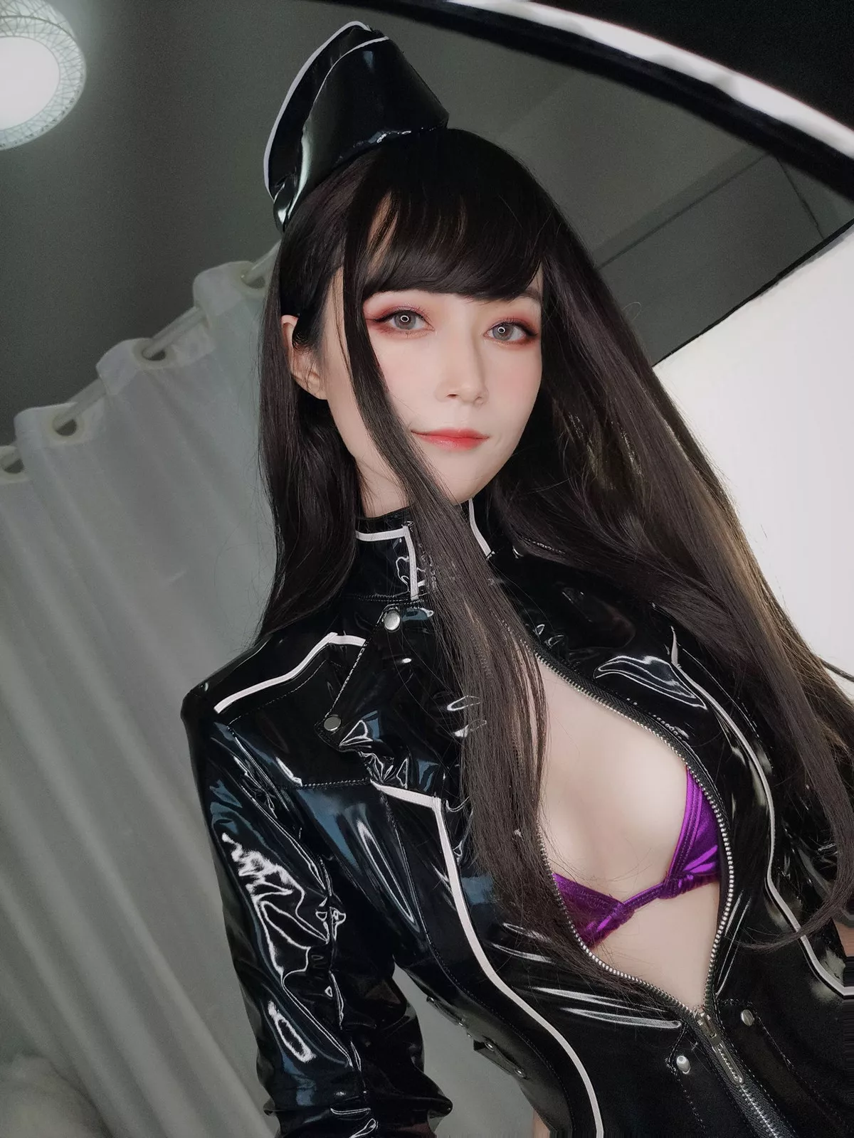 Coser小姐姐白银81通讯官主题私房黑色连体皮衣秀完美身材豪乳翘臀诱惑写真74P