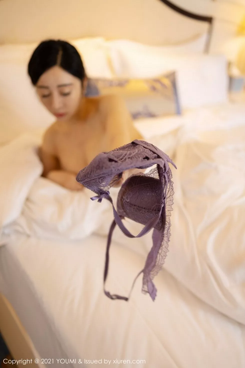[YouMi尤蜜荟]Vol.603_嫩模允爾剧情空姐女友主题床上蕾丝内衣配肉丝裤袜诱惑写真92P