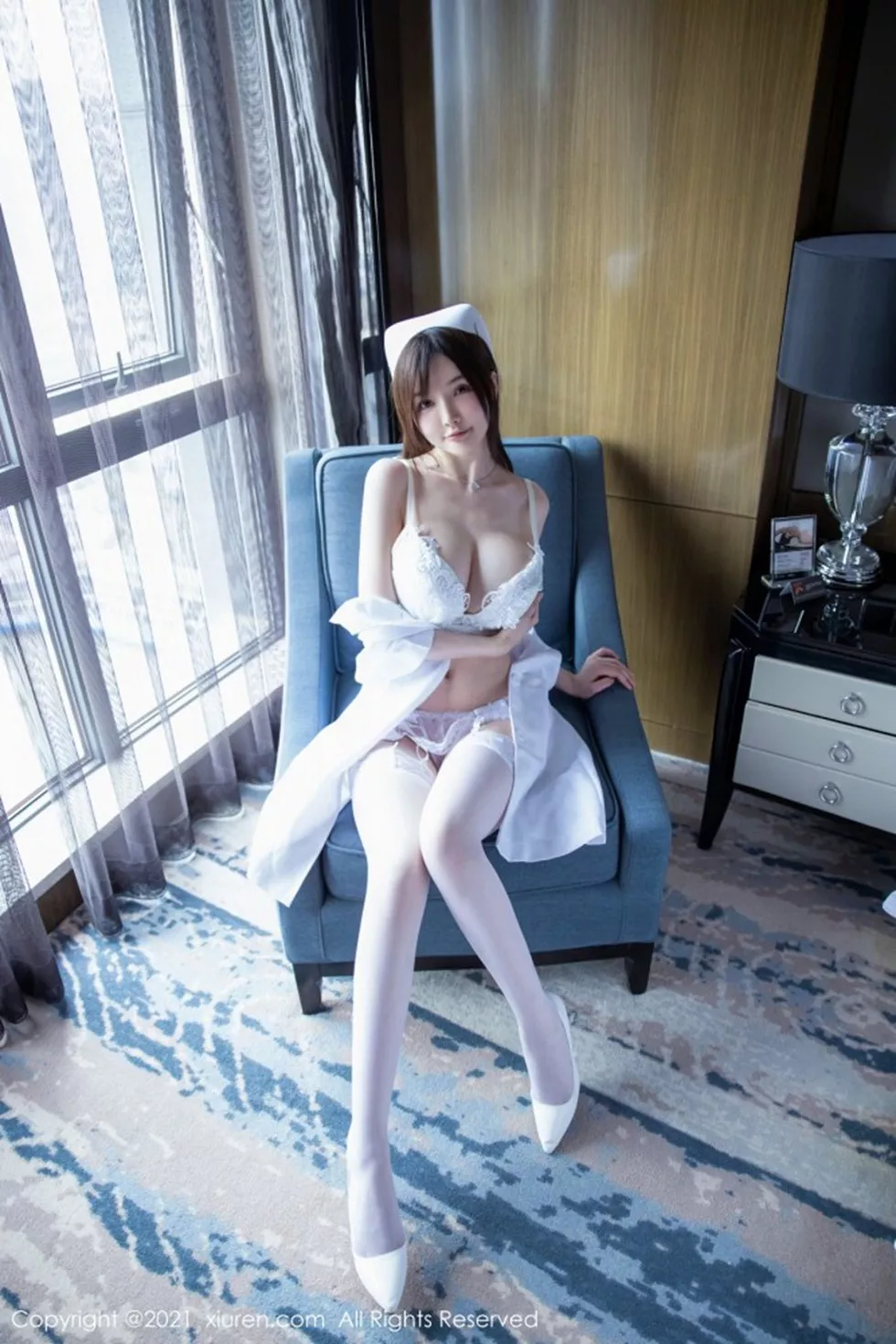 XiuRen第3114期_女神糯美子Mini洁白护士制服主题私房蕾丝内衣秀豪乳翘臀诱惑写真54P