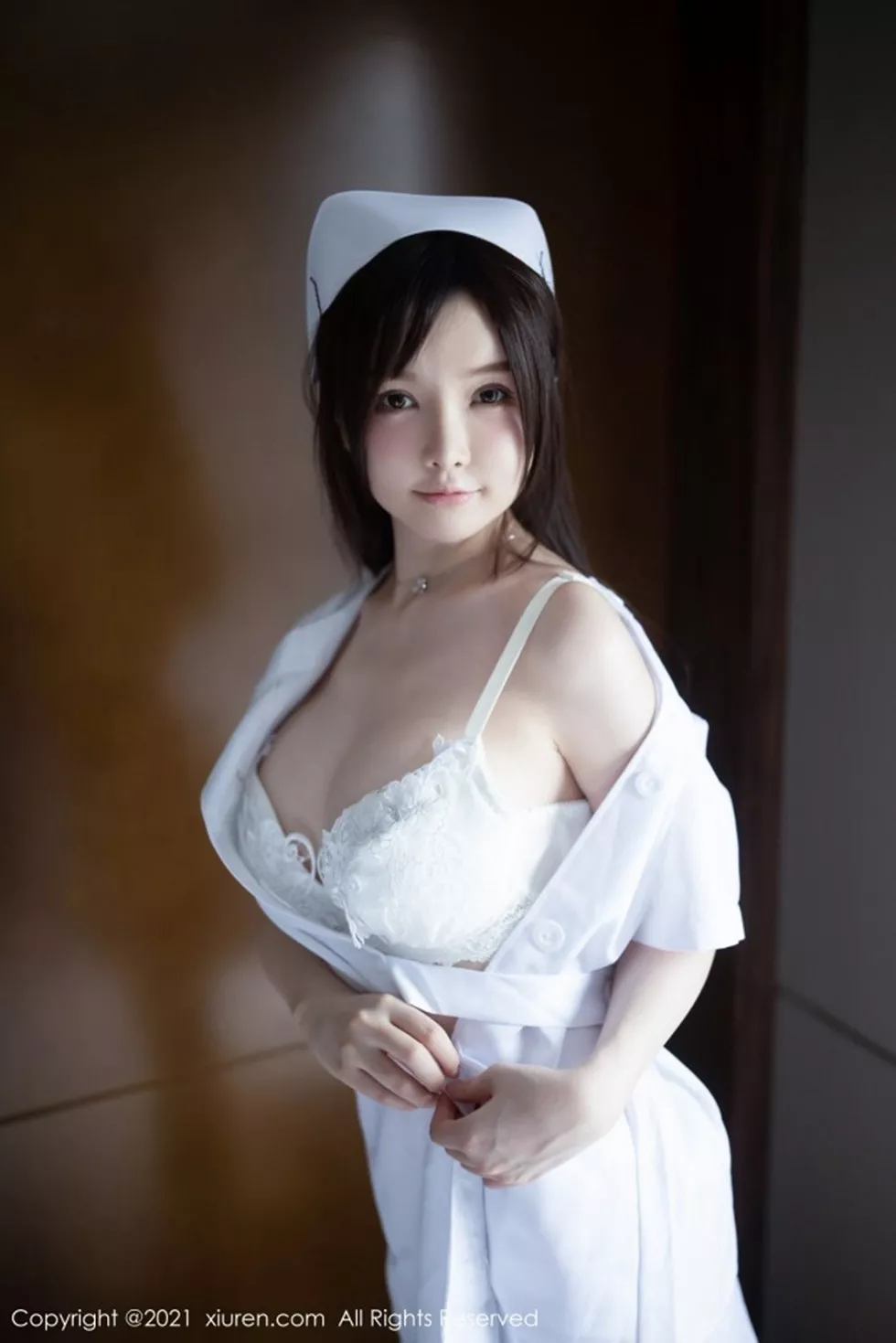 XiuRen第3114期_女神糯美子Mini洁白护士制服主题私房蕾丝内衣秀豪乳翘臀诱惑写真54P