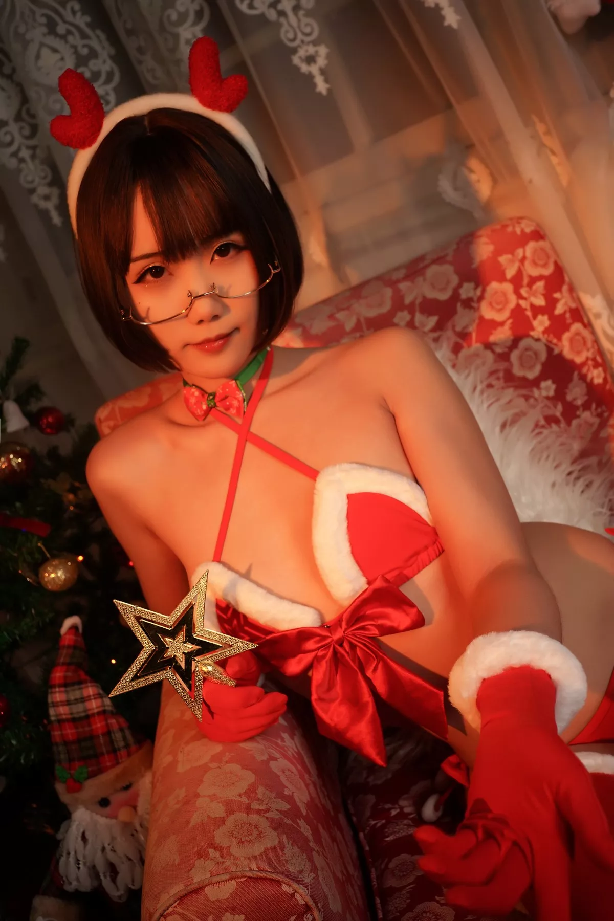 网红美女晓美妈圣诞雪夜赞歌主题私房红色性感内衣秀完美身材迷人诱惑写真30P