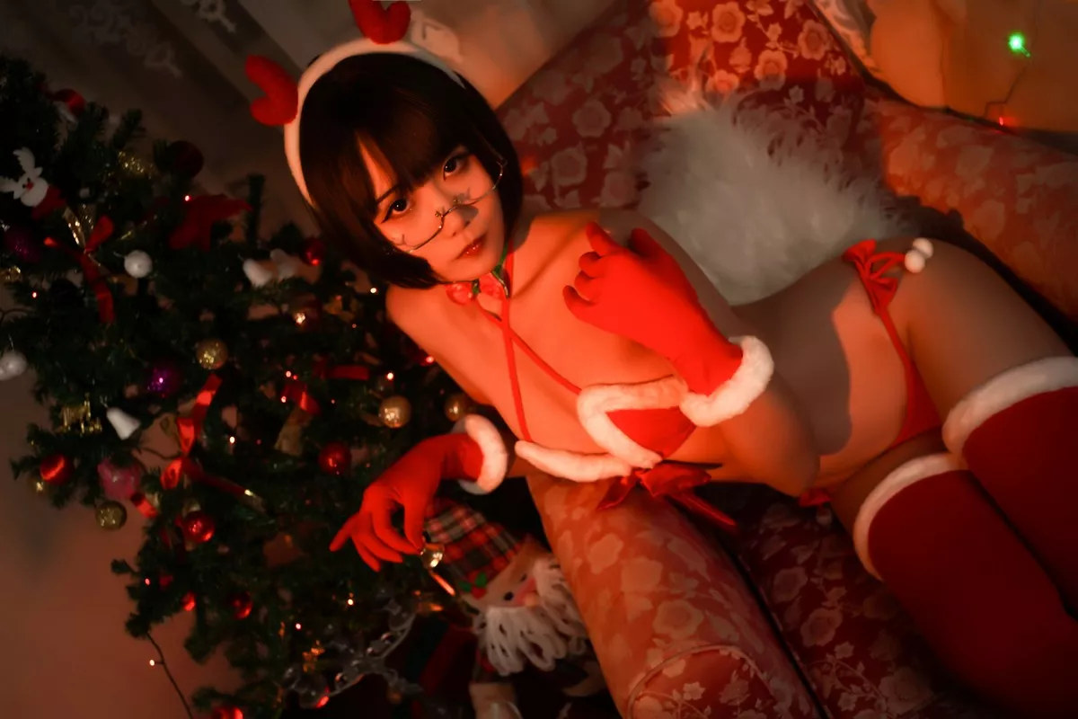 网红美女晓美妈圣诞雪夜赞歌主题私房红色性感内衣秀完美身材迷人诱惑写真30P