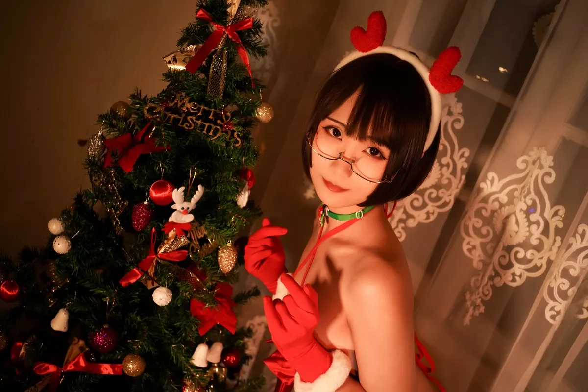 网红美女晓美妈圣诞雪夜赞歌主题私房红色性感内衣秀完美身材迷人诱惑写真30P