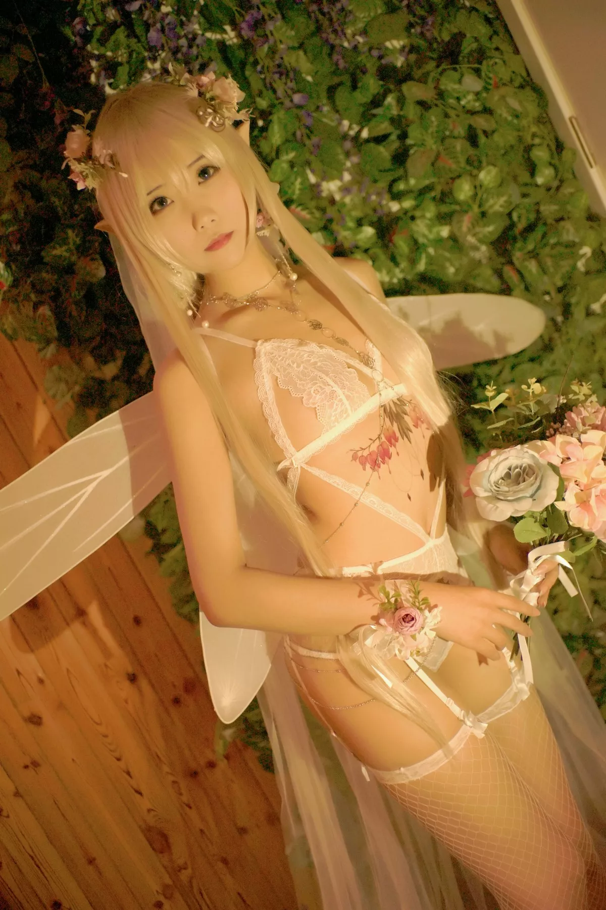 网红美女晓美妈森之妖精主题私房白色蕾丝内衣配吊带蕾丝网袜极致魅惑写真54P