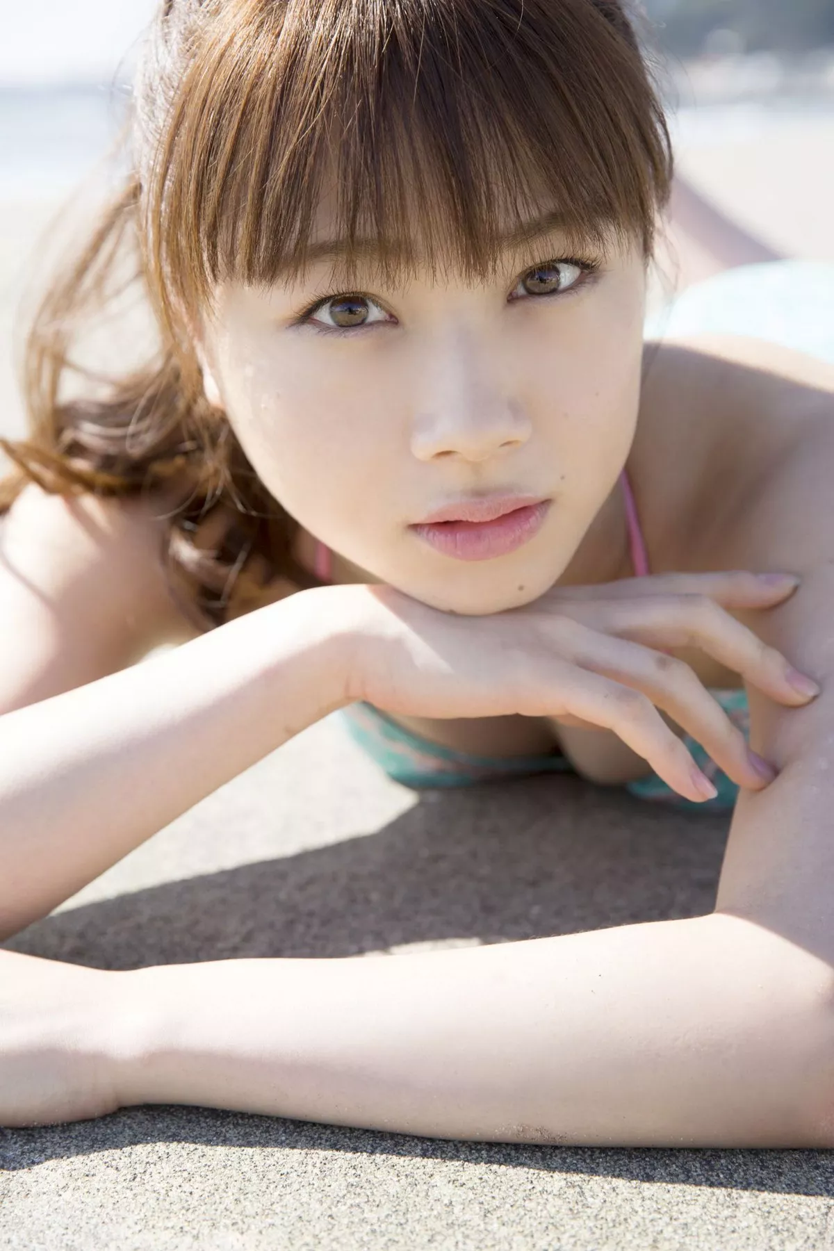 日本美少女石田亚佑美户外性感白衬衣+海边比基尼系列秀完美身材迷人写真104P