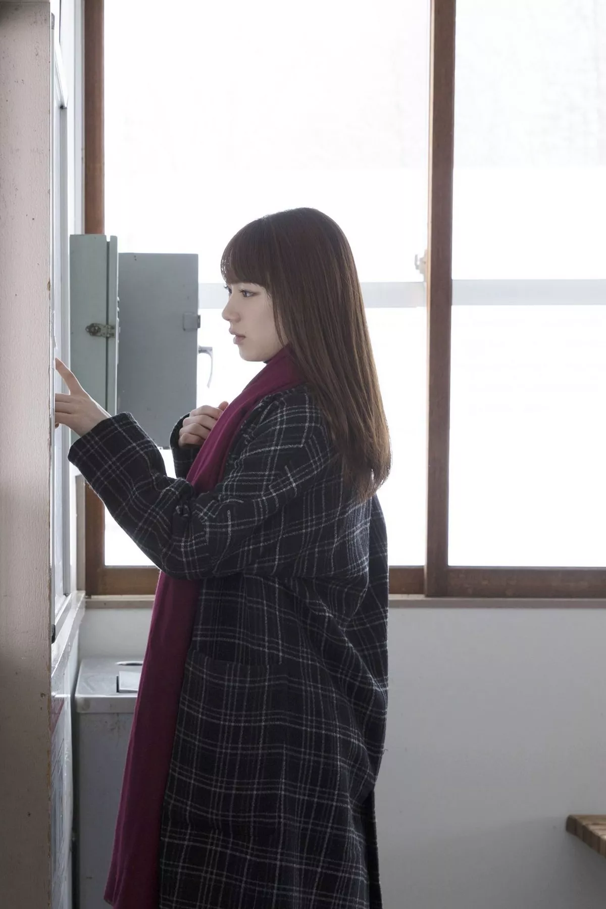 日本美少女石田亚佑美户外性感白衬衣+海边比基尼系列秀完美身材迷人写真104P